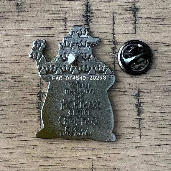 Disney Nightmare Before Christmas Oogie Boogie Enamel Pin - Picture 6 of 6